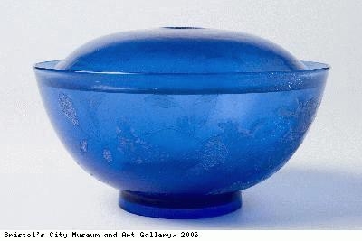 Covered bowl with design of pomegranates