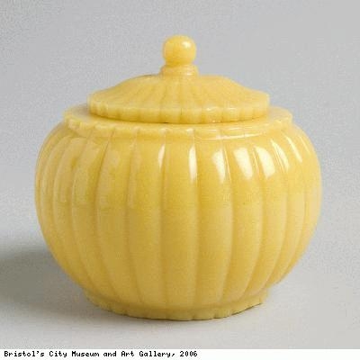 'Chrysanthemum' jar with lid